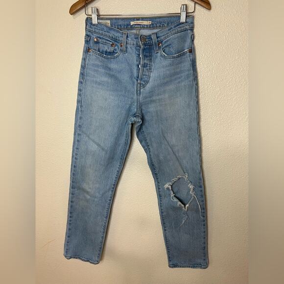 Levi’s Premium Blue Distressed Wedgie Straight Leg Button Fly Jeans 25 - Picture 1 of 8